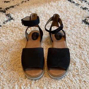 Clark Artisan platform sandals